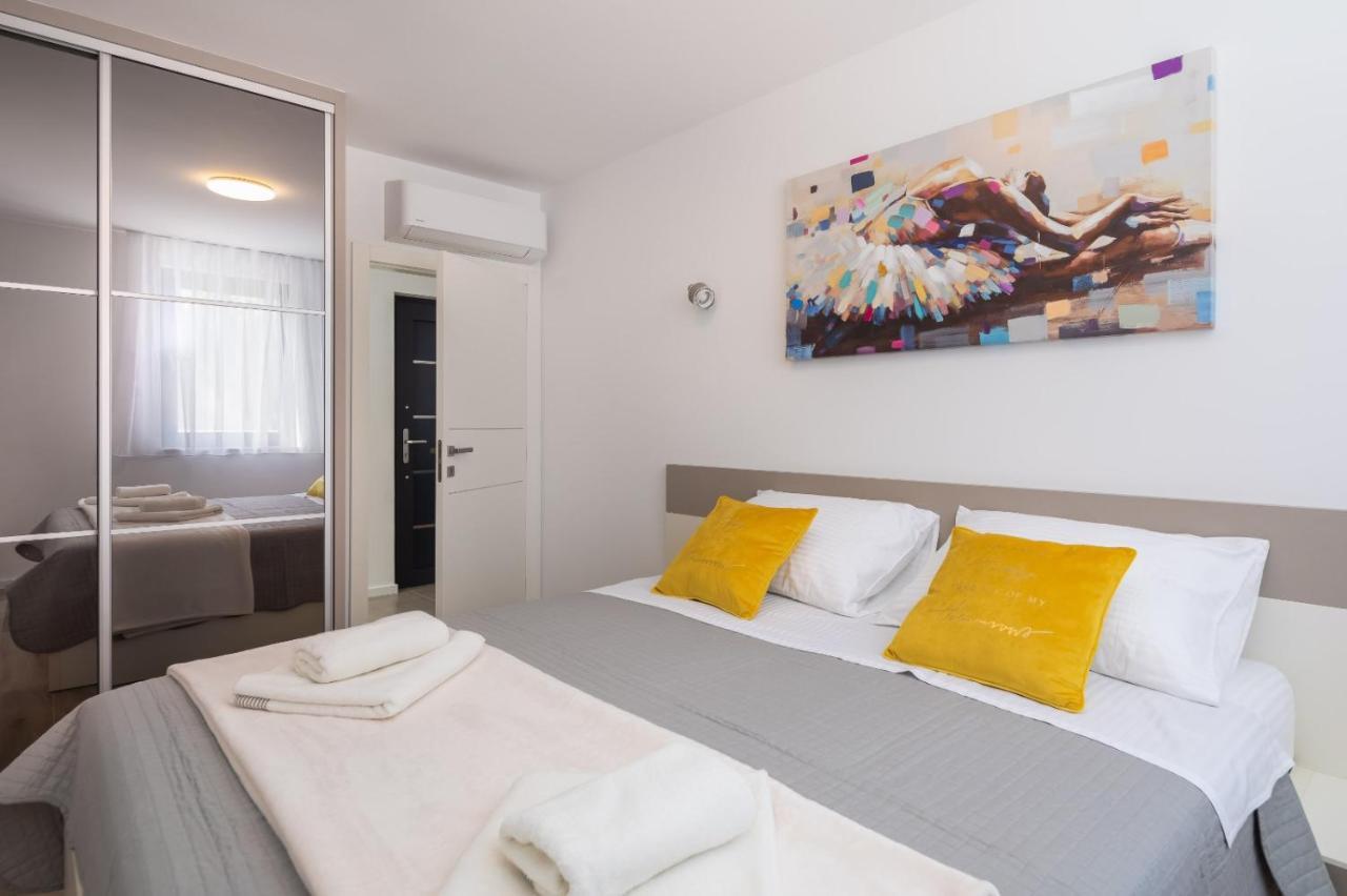 Luxury Apartment Sea Pakostane Exterior photo