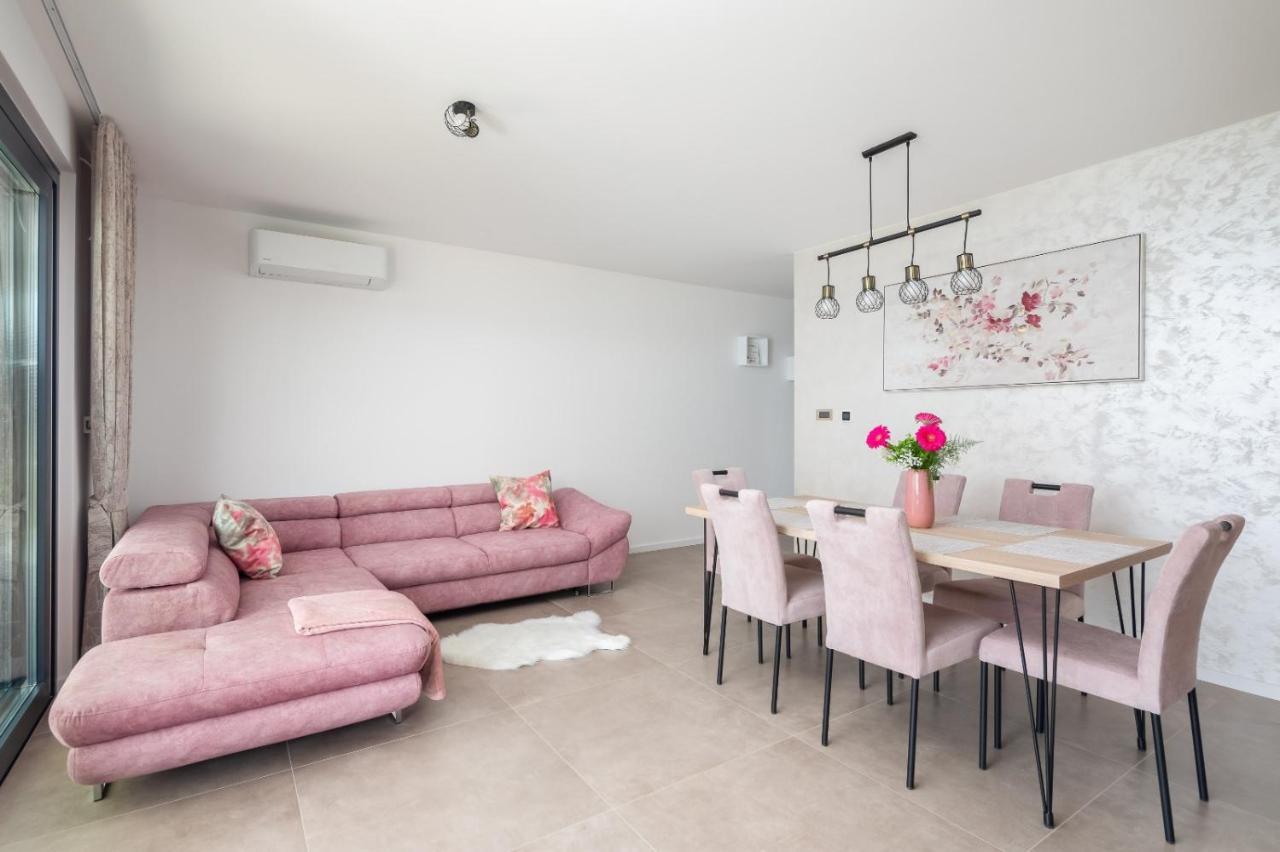 Luxury Apartment Sea Pakostane Exterior photo